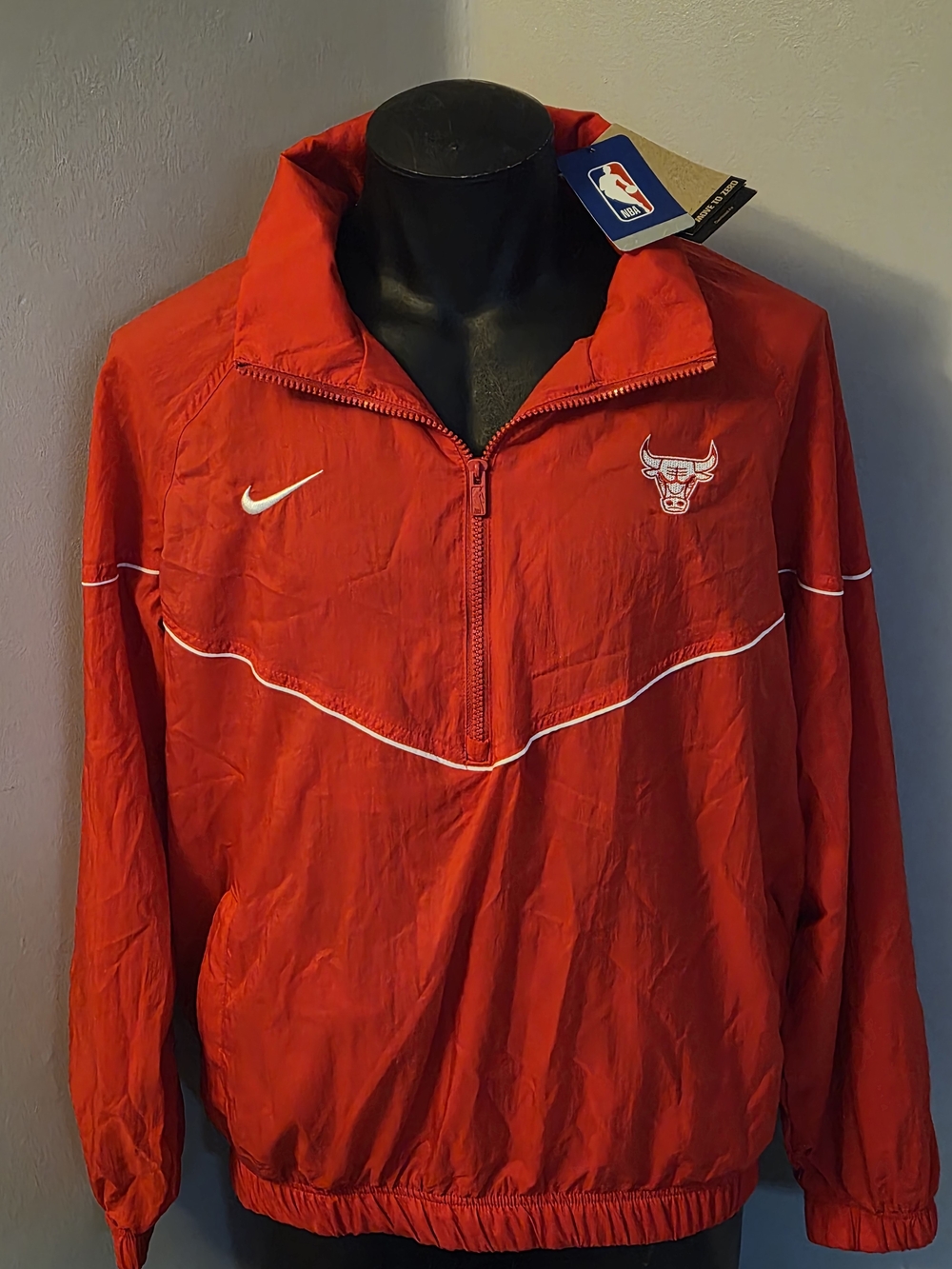 Nike Chicago Bulls Red Pullover Windbreaker Jacket